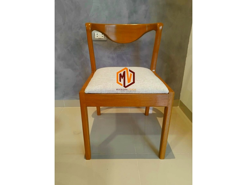 silla de comedor de madera tapizada Santa Cruz Muebleria Vitalia