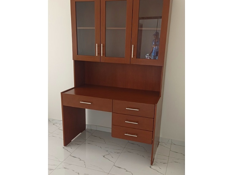 escritorio con vitrina Santa Cruz Mueblería Sueño Divino