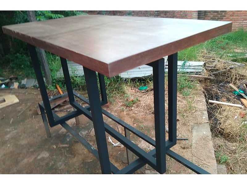 mesa de comedor tipo industrial Santa Cruz Muebleria heredia