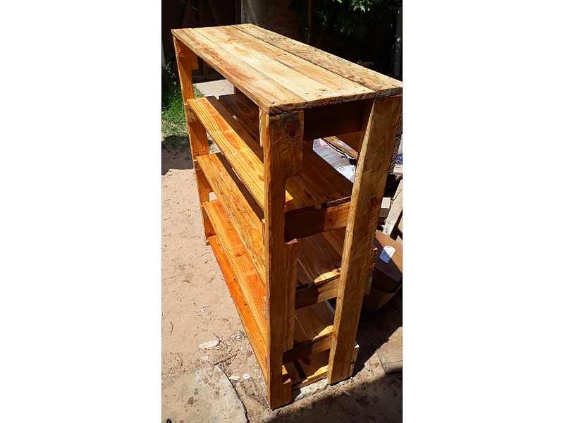estantería de madera Santa Cruz Mueblería en palets