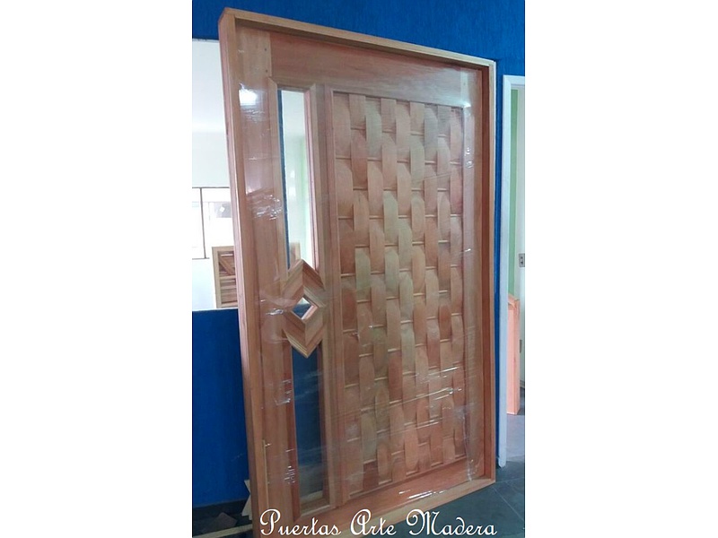 Puerta Paneles Entrelazados La Paz
