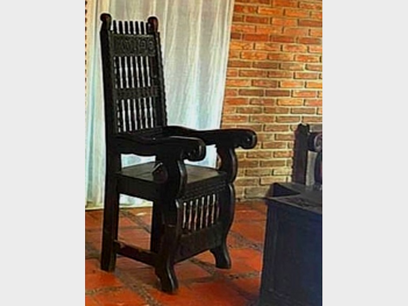 silla negra madera bolivia