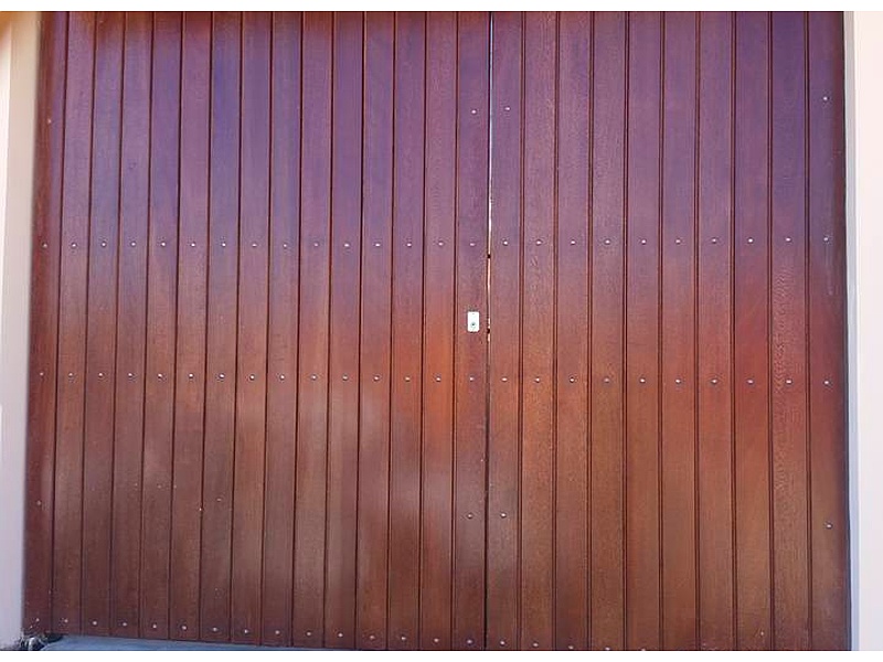 puerta de metal imitanción madera Cochabamba Estructuras Metálicas Promet