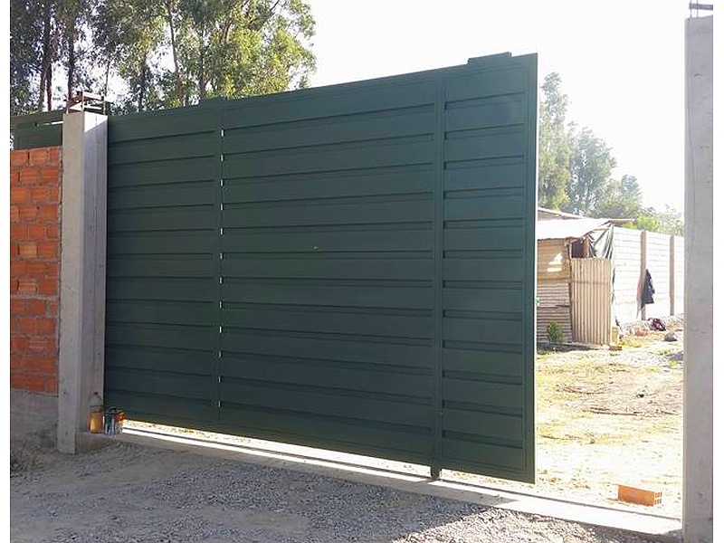 puerta corrediza de metal Cochabamba Estructuras Metálicas Promet