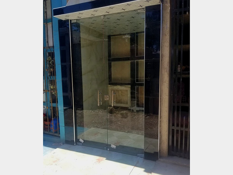 puerta vidrio oscuro boliva