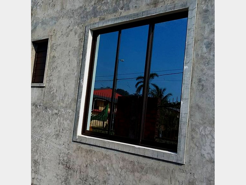 ventana aluminio negro bolivia