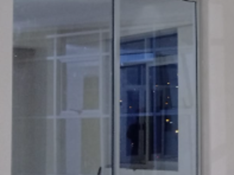 Ventanas corredizas en  Piel de vidrio Oruro