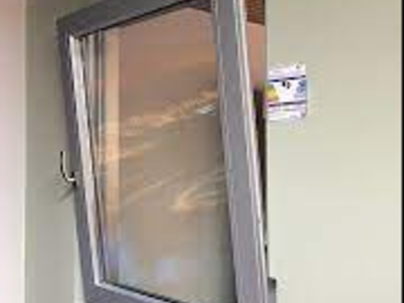 ventana oscilobatiente Tarija